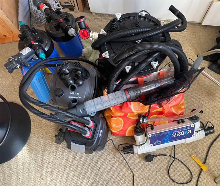 Aquarium Filters and Assorted Equipment to run a 6Ft Fish Tank
