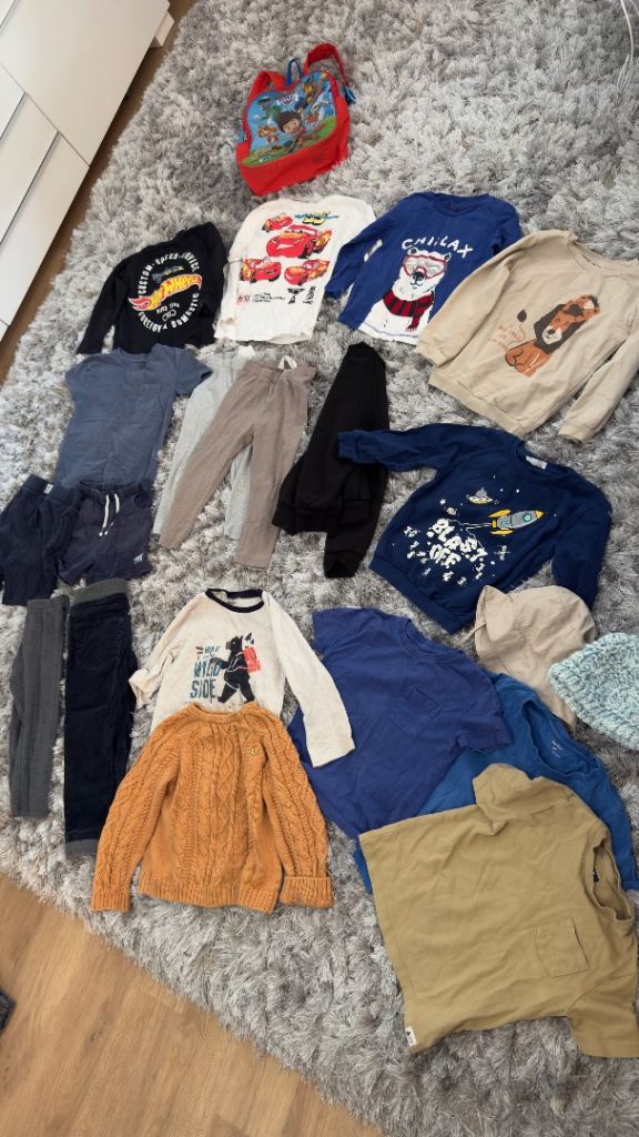 Small bundle of boys clothes age 3-4 years old