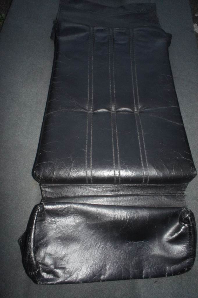 bmw e30.   ALL  SEAT SKINS &  BOLSTERS &  HEADRESTS