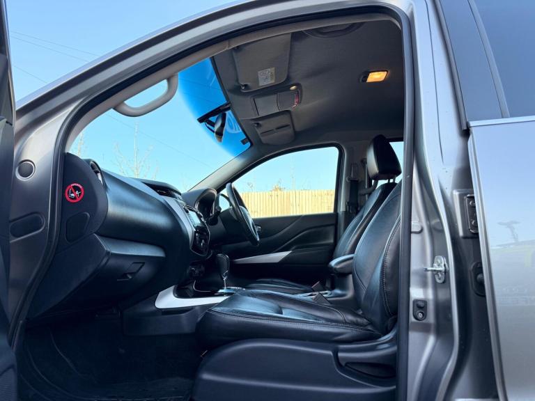 2016 Nissan Navara 2.3 dCi Tekna Auto 4WD Euro 5 4dr PICK UP Diesel Automatic