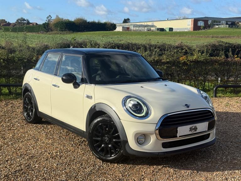 2019 MINI Hatch 1.5 Cooper Classic Hatchback 5dr Petrol Manual Euro 6 (s/s) (136 ps) Hatchback Pe...