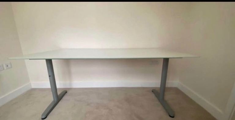 Sleek Glass Desk – 160cm x 80cm Adjustable Height | Barely Used Collection Only