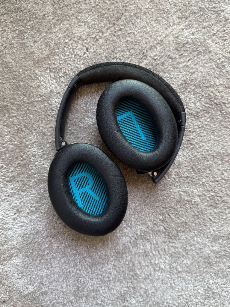 Bose QuietComfort Headphones with Case and new earcups