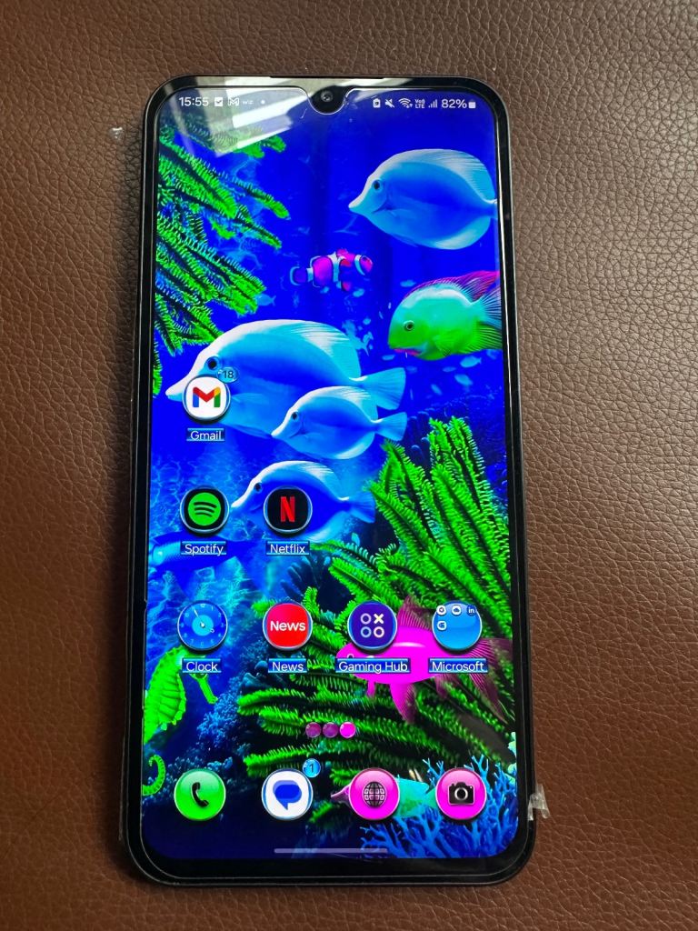 Samsung Galaxy A34 5g. 128gb LIKE NEW + case