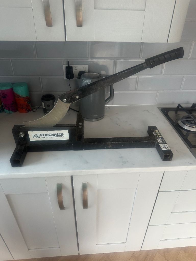 Roughneck Laminate Flooring cutter