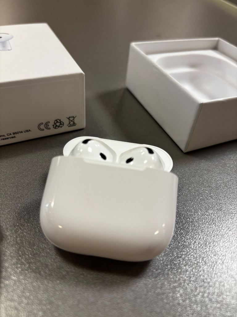 AirPods generation 4