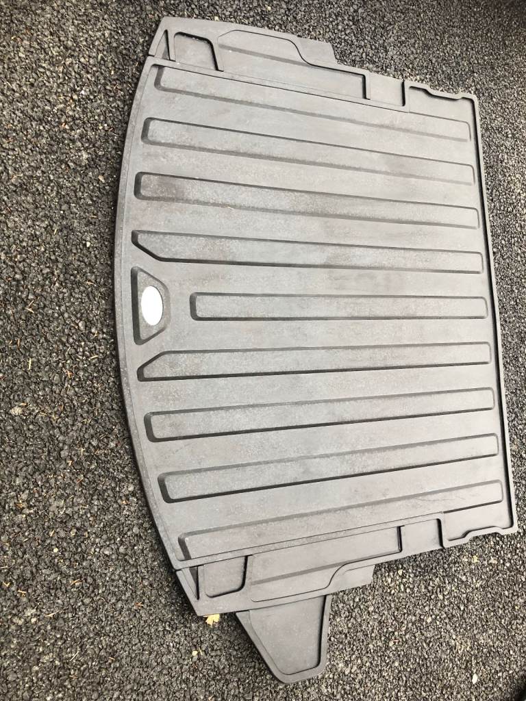 2025 Land Rover Discovery Sport rubber mats