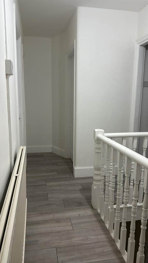 Spacious & Cosy double room for Rent SS12 0AN