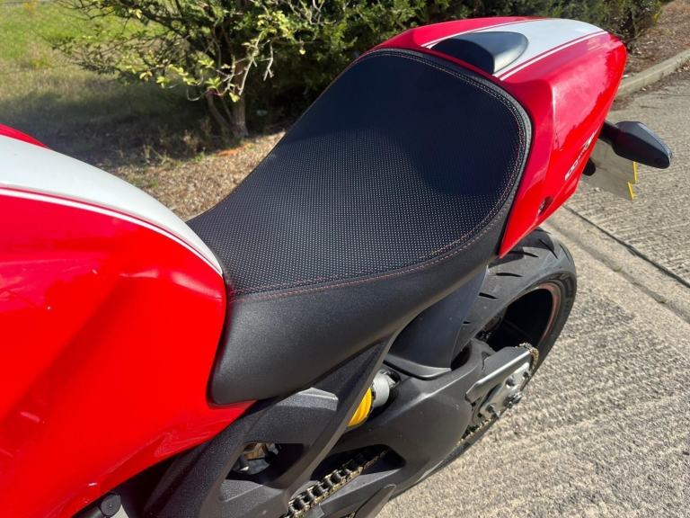 2011 61 DUCATI MONSTER 1100 M1100 E-a M1100E RED TERMIGNONI NAKED MUSCLE HISTORY