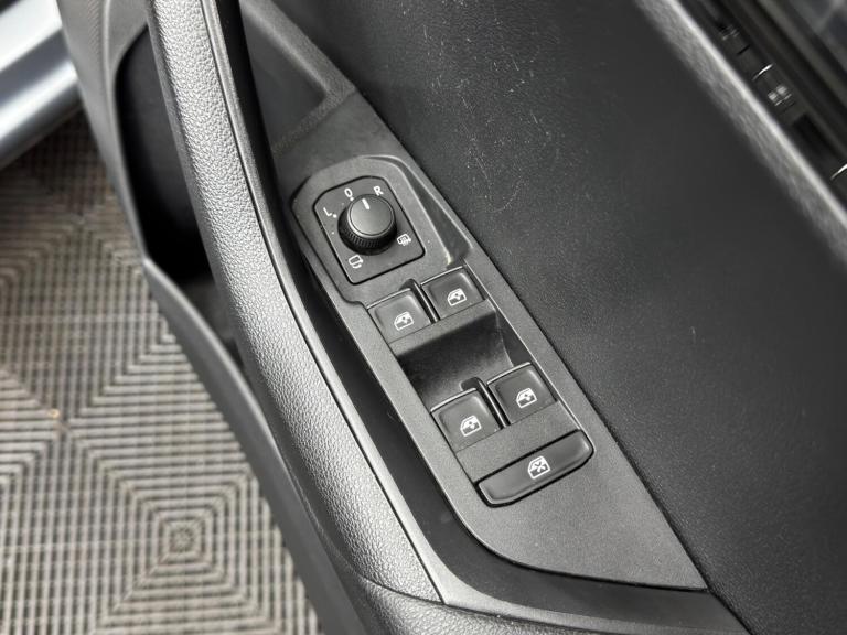 2018 Skoda Karoq 2.0 TDI SE L 4x4 5dr DSG ESTATE DIESEL Automatic