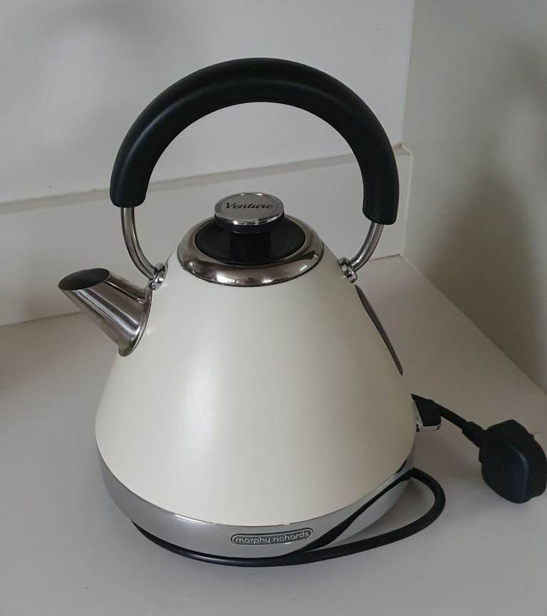 Morphy Ricards Venture Pyramid Kettle, Cream
