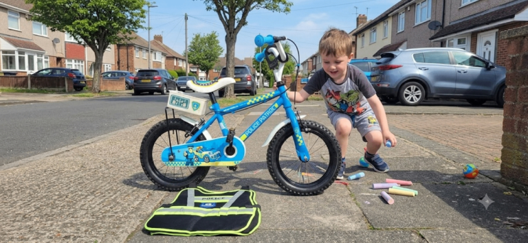 Police Patrol Kids Bike with Stabilisers and Accessories