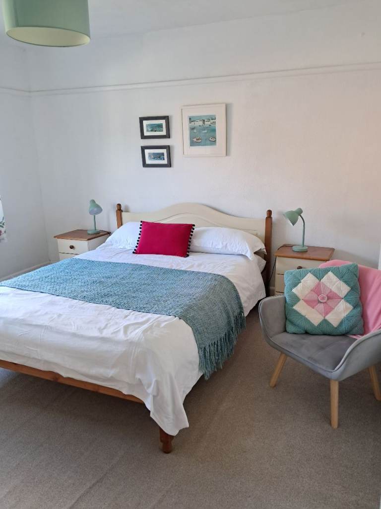 Clean,double room  in Southbourne