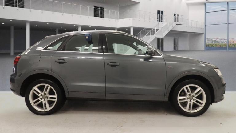 2013 Audi Q3 2.0 TDI Quattro S Line 5dr ++ SAT NAV / BLUETOOTH ++ ESTATE Diesel Manual