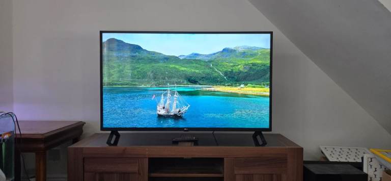 50 inch LG 4K UHD Smart Tv