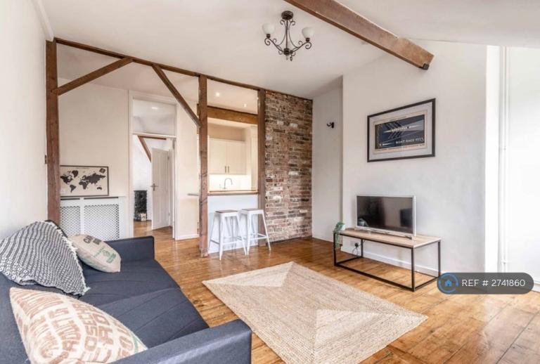 1 bedroom flat in Camperdown House, Windsor, SL4 (1 bed) (#2741860)