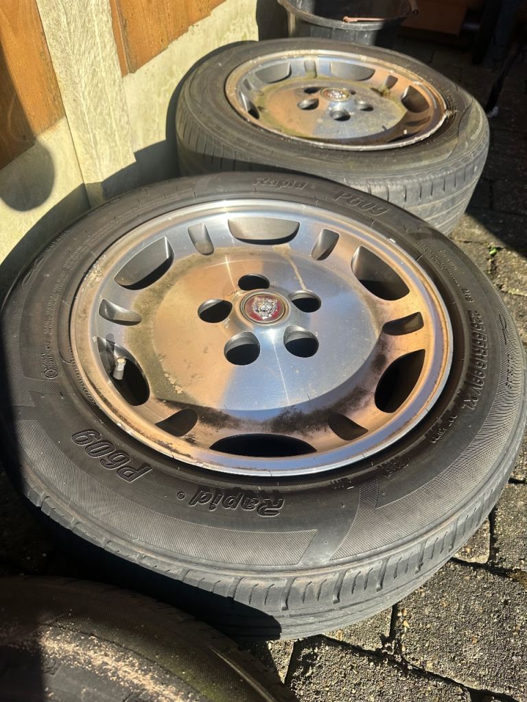 16inch Jag alloy wheels 