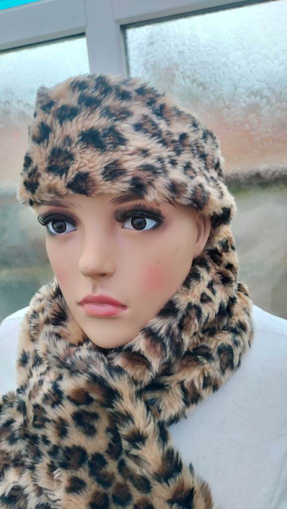 Hat and Scarf/Stole Set.