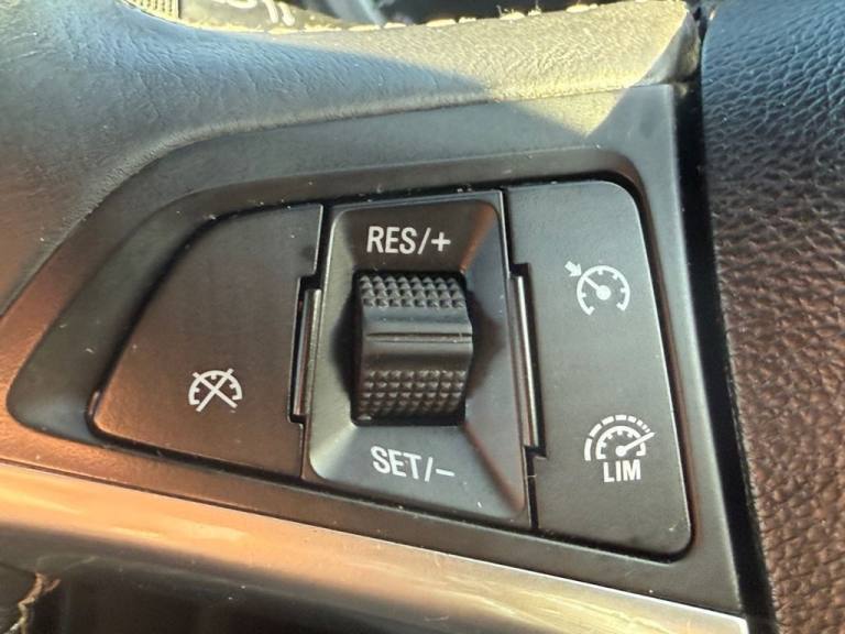 2014 Vauxhall Mokka 1.7 CDTi Exclusiv SUV 5dr Diesel Manual 2WD Euro 5 (s/s) (130 ps) HATCHBACK D...