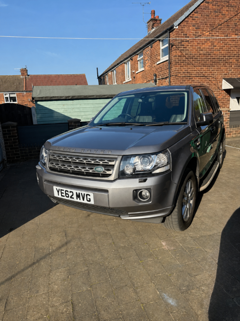 Land Rover, FREELANDER, Estate, 2012, Manual, 2179 (cc), 5 doors