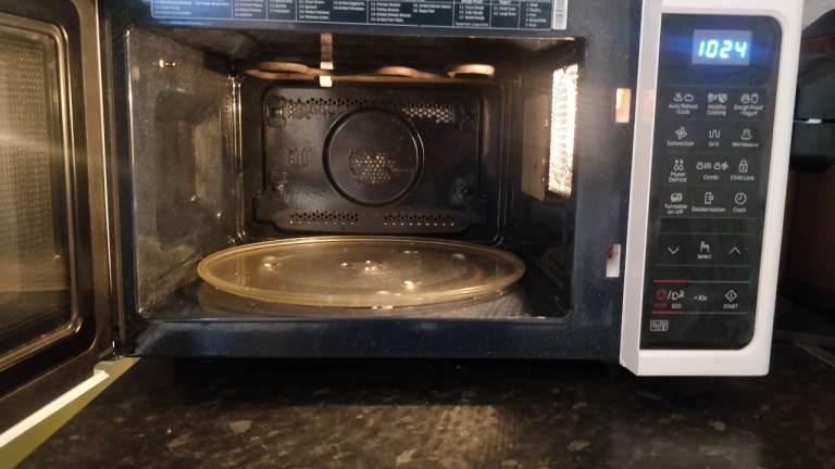 Samsung Smart Oven-combined microwave, oven and grill