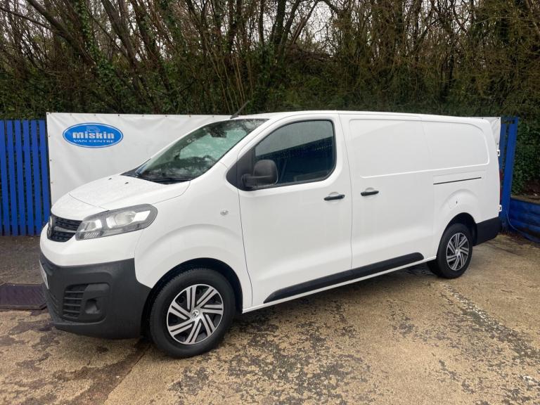 2020 Vauxhall Vivaro 2900 1.5d 100PS Dynamic LWB Diesel Van In White  PANEL VAN Diesel Manual
