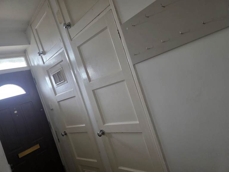 1 bedroom flats.  1 minutes away from clapton Direct with landlord