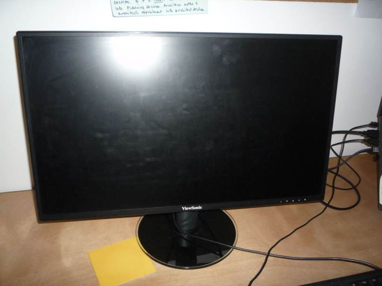 Viewsonic 24 inch monitor with circular base 