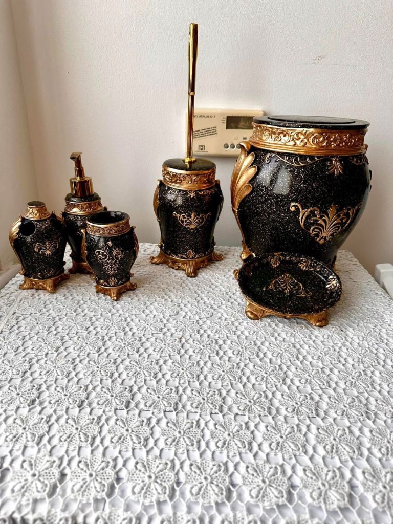 Bathroom accessories 