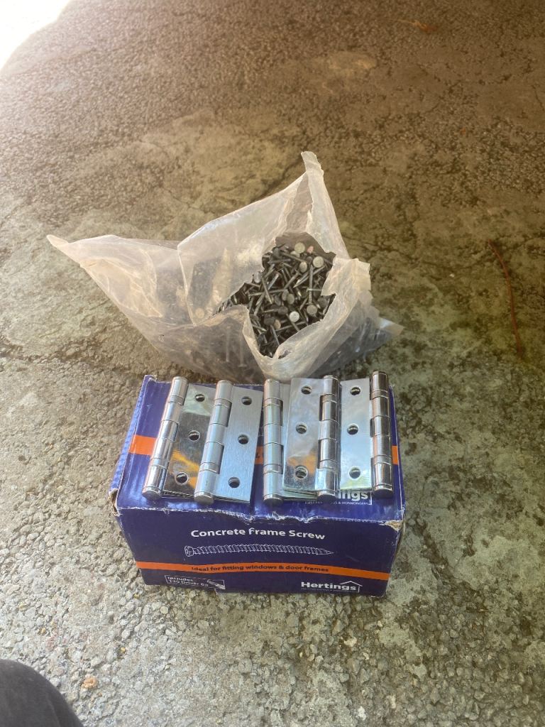 Free , nails , screw , hinges 