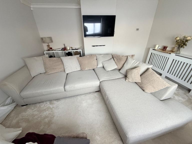 Large L-Shape Sofa with Chaise – Light Grey Fabric