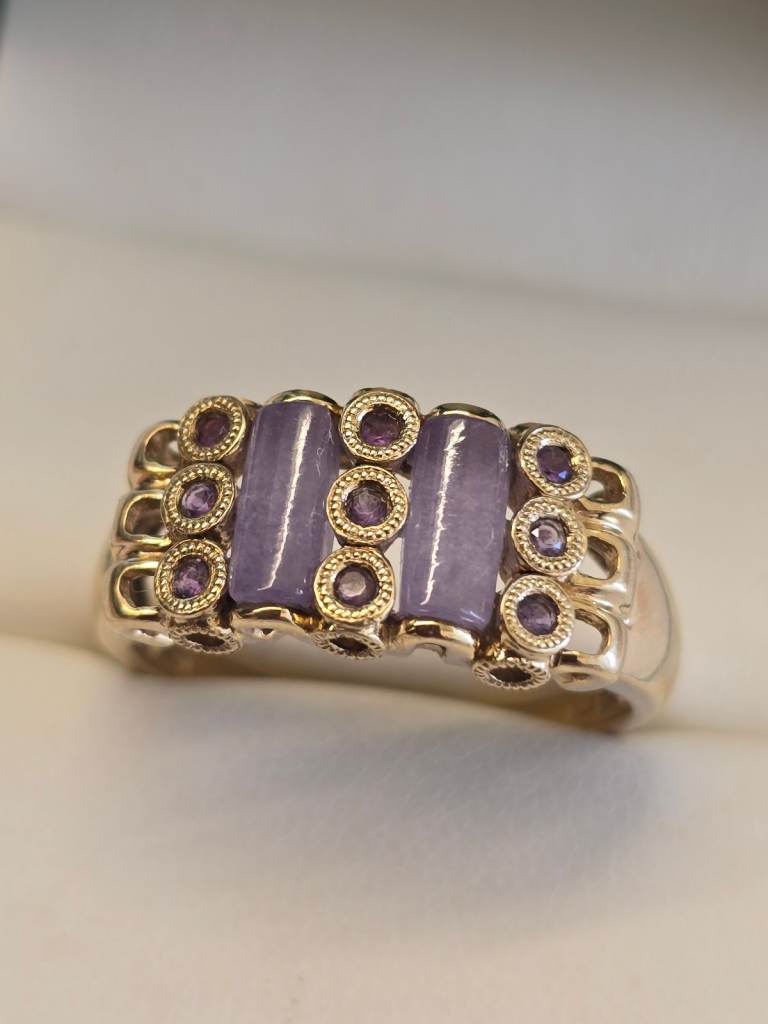 9CT GOLD LILAC JADEITE DRESS RING