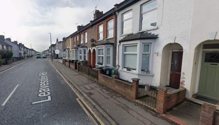3 Bed 2 wc terraced house to rent in watford-LEAVESDEN ROAD