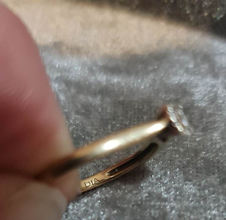 Pre owned engagement Ring 