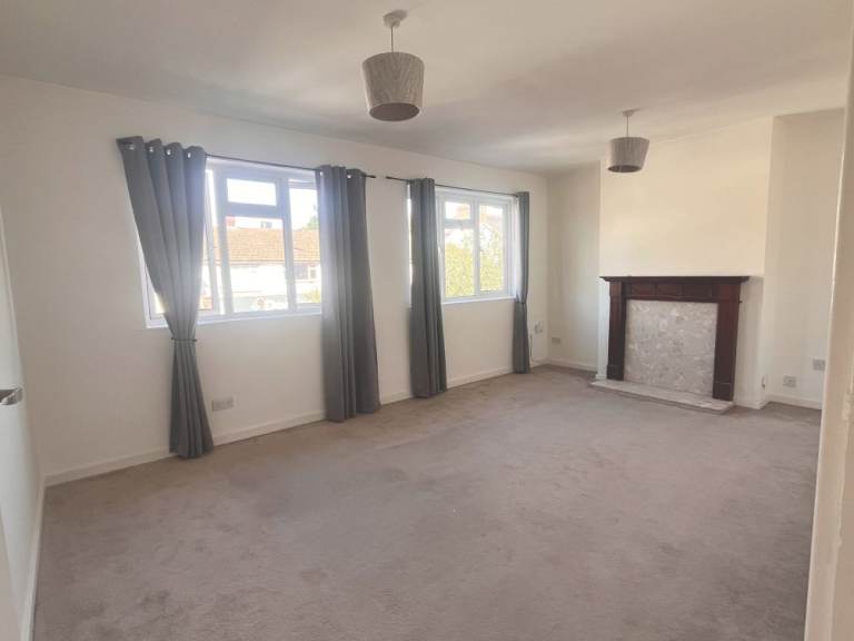 2 BEDROOM FIRST FLOOR FLAT TO LET, NESS ROAD, SHOUEBURYNESS, SOUTHEND