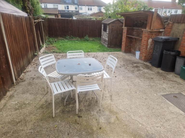 Double Room Available to Rent – 3 Bedroom House