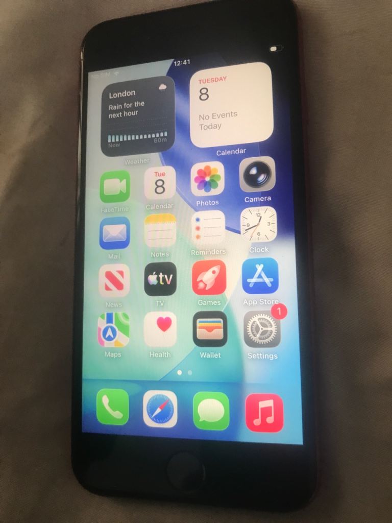 Apple iPhone se 2nd generation fully works housing looks nearly new screen has couple of scratches 