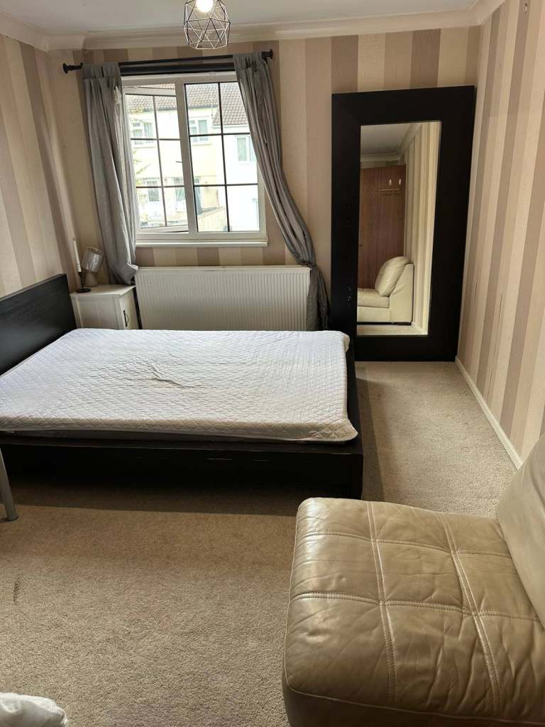 Massive Double room for rent