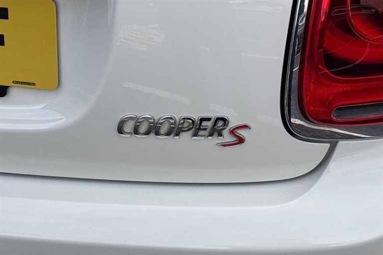 2017 MINI Hatch 2.0 Cooper S Hatchback 3dr Petrol Manual Euro 6 (s/s) (192 ps) Hatchback Petrol M...