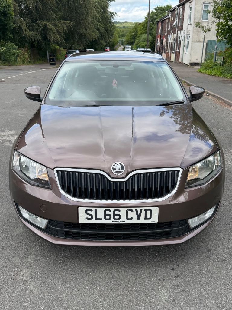 Skoda, OCTAVIA, Hatchback, 2016, Semi-Auto, 1598 (cc), 5 doors