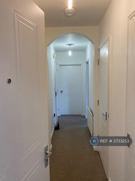 2 bedroom flat in Mayhill Way, Gloucester, GL1 (2 bed) (#2733253)