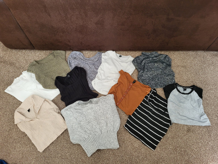 Ladies Cropped Knitwear & Top Bundle