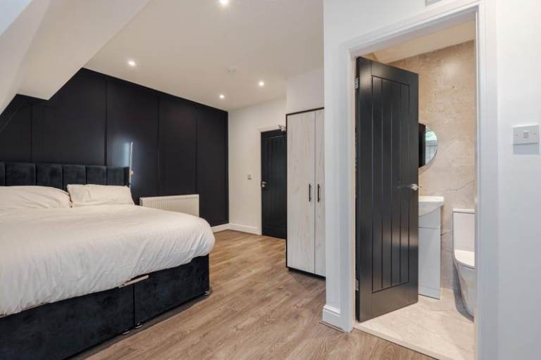 Luxury Newly Refurbished En-Suite Double Rooms Liverpool - All bills included!