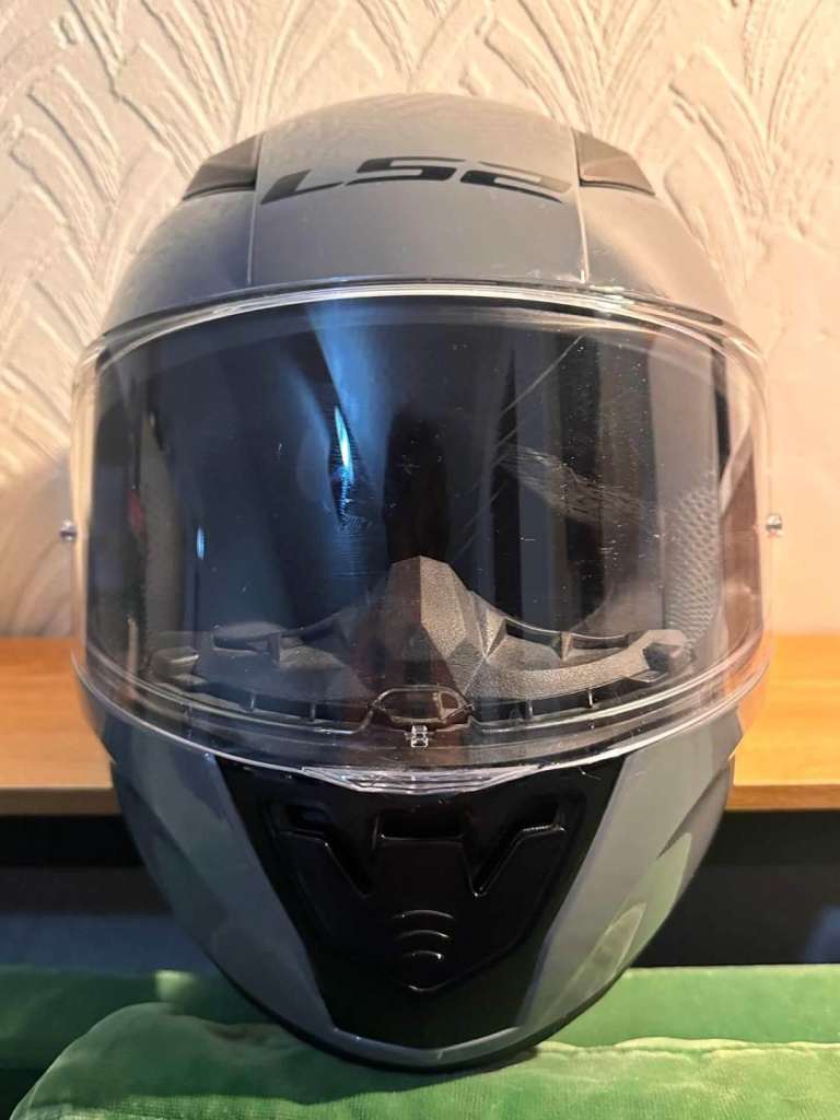 Motorcycle / Scooter LS2 Helmet Rapid