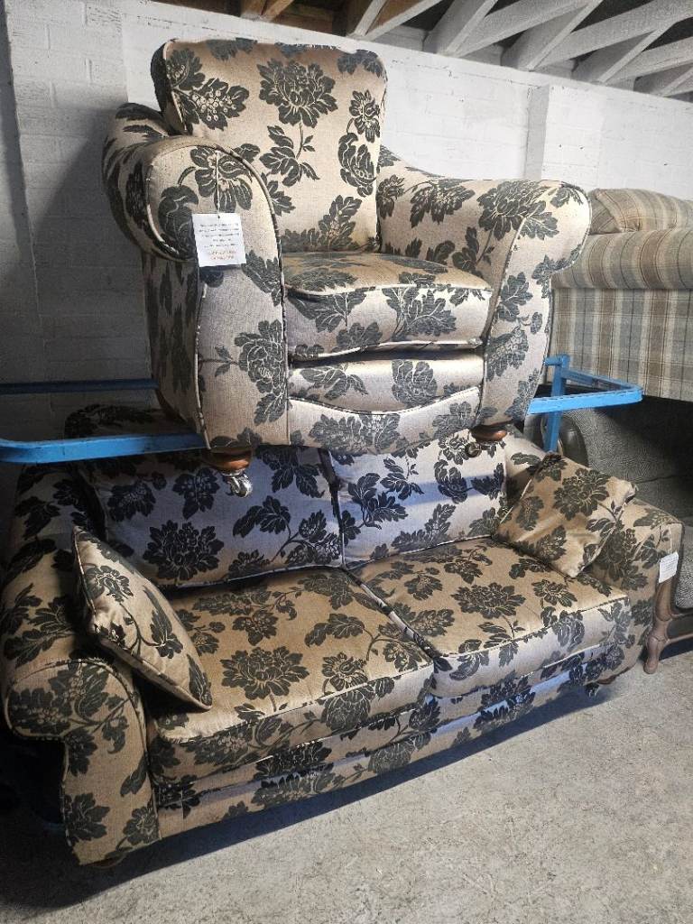 Exdisplay laura Ashley sofa * snuggler chair on brass casters 