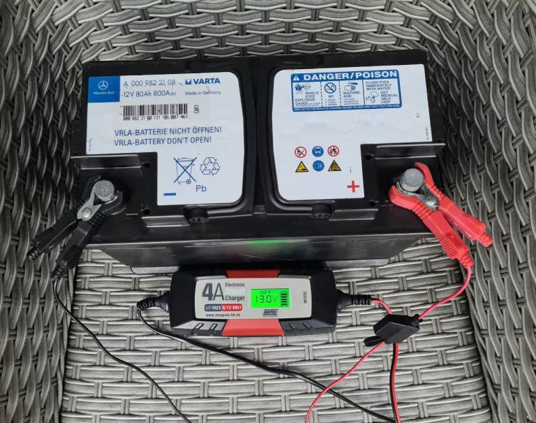 Varta  110/115  AGM  Stop Start  12V battery 