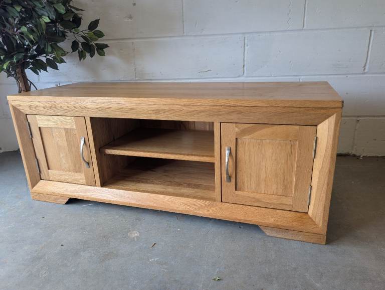 Solid Oak furniture land TV Unit with Storage – Good Condition