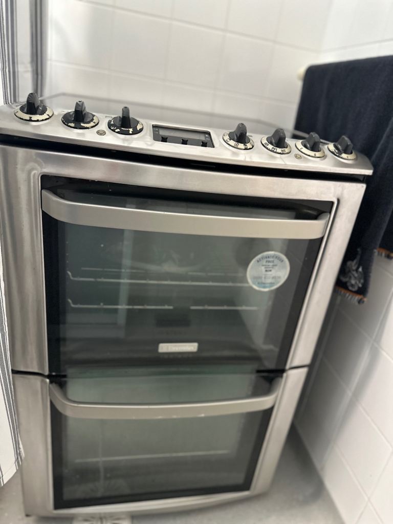 Electrolux Insight Double Oven Cooker – Stainless Steel & Very Clean!