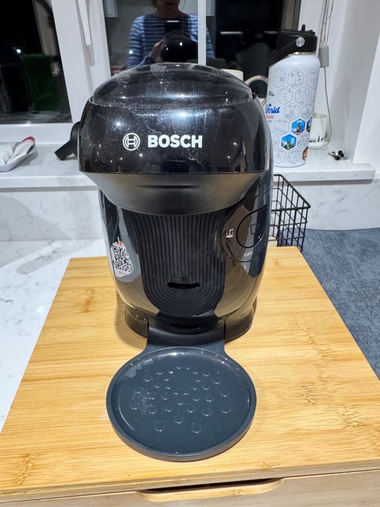 Bosch Tassimo Coffee Machine with Pod Holder – Good Condition