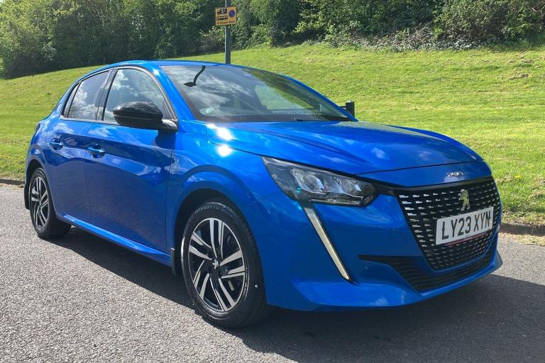  Peugeot 208 1.2 Puretech Allure Premium  Plus Hatchback 5dr Petrol Manual Euro